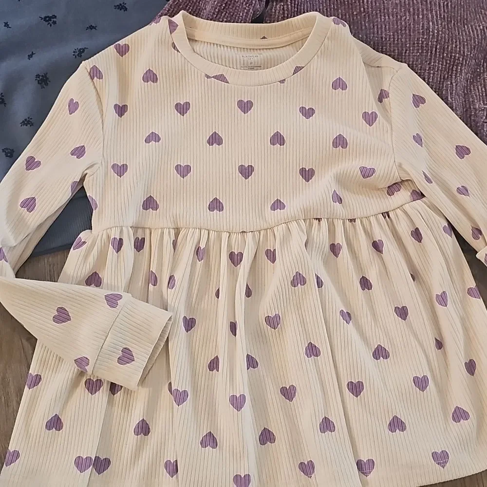 Girls Bundle. 3 Outfits Plus A Vest With Matching Pants Great Condition - Picture 3 of 16